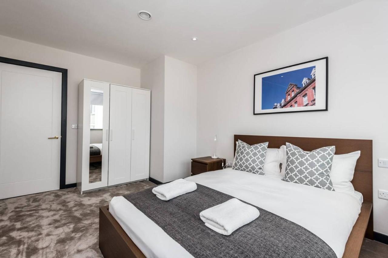 Waterfront Apartment With View Of Liver Building Liverpool Kültér fotó